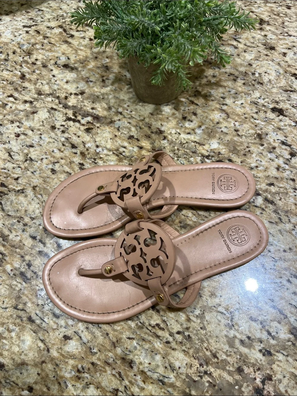 TORY BURCH Miller Pale Pink Leather Thong Sandal 8M